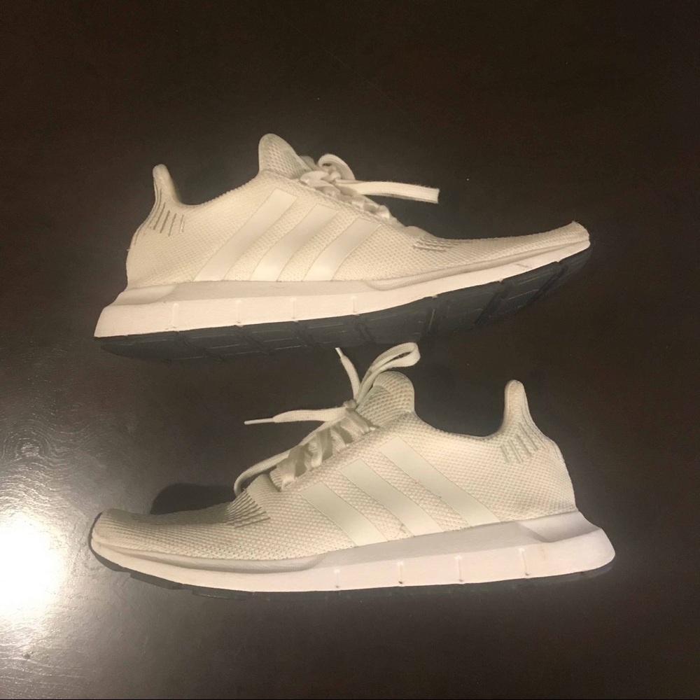 Adidas Swift Run Triple White